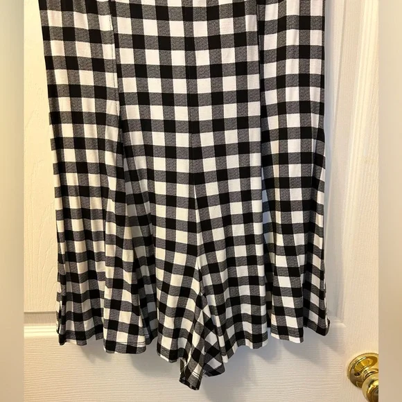 Forever 21 Black & White Gingham Sweetheart Neckline Romper - Picture 5 of 14